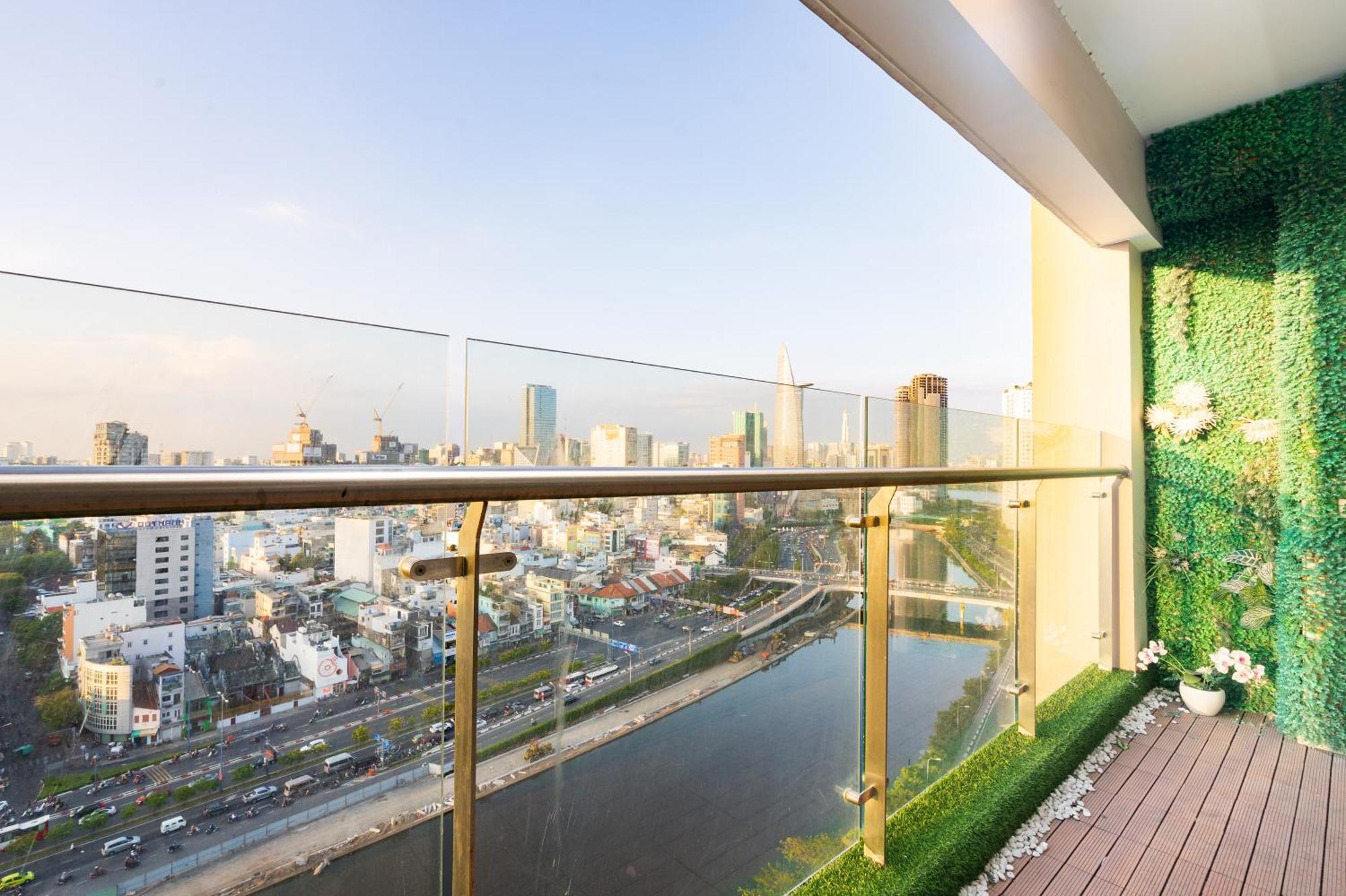 Kala Rivergate Apartments Near Ben Thanh Ho Chi Minh City Exterior photo