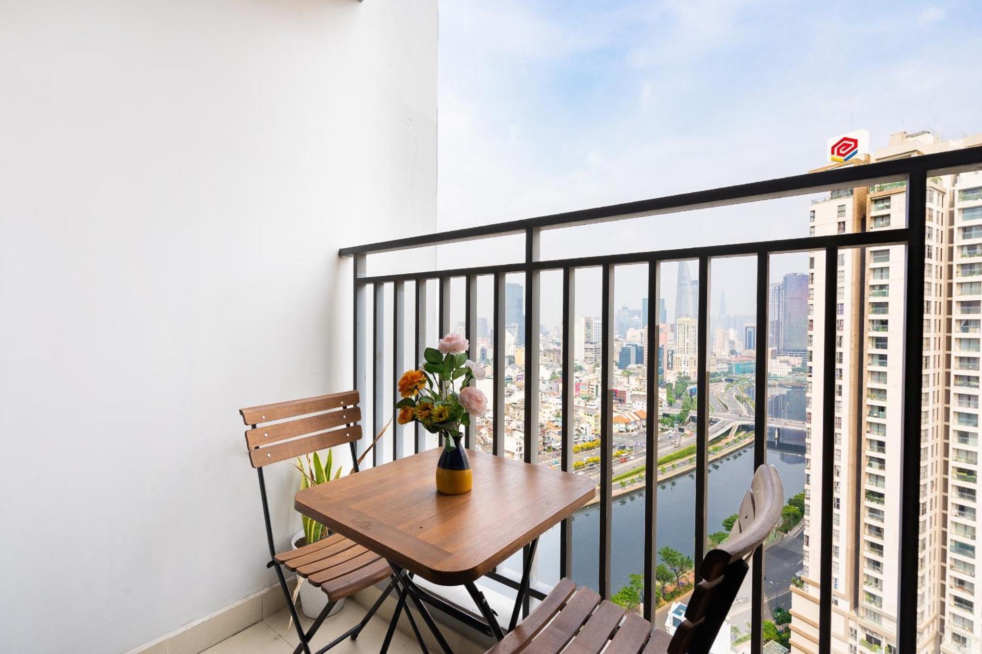 Kala Rivergate Apartments Near Ben Thanh Ho Chi Minh City Exterior photo
